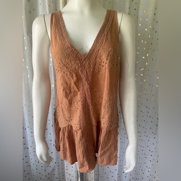 American Eagle Outfitters AEO Women's BOHO Eyelet Lace V Neck Top NWT Size S - Picture 4 of 6